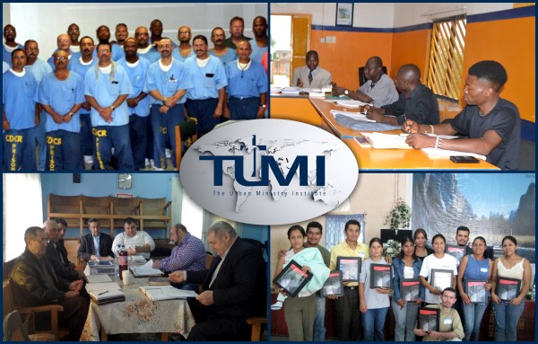 4 photos with TUMI oval 600